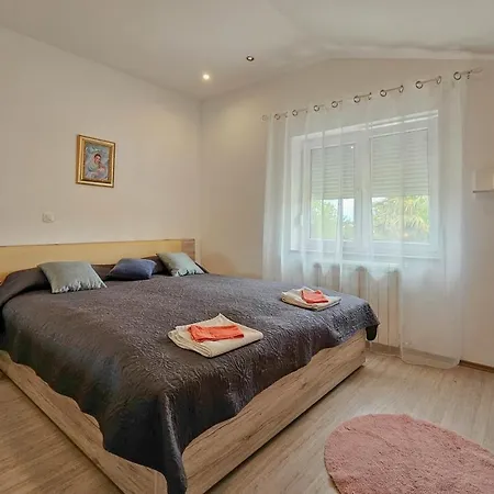 Erin אומאג