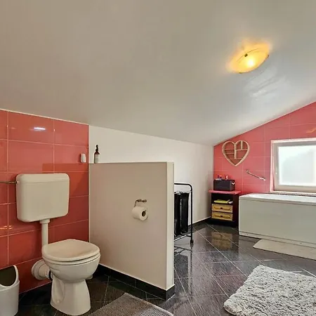 Erin Apartment