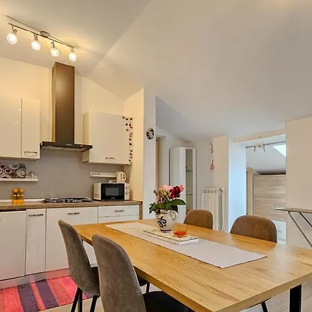 Erin Apartment
